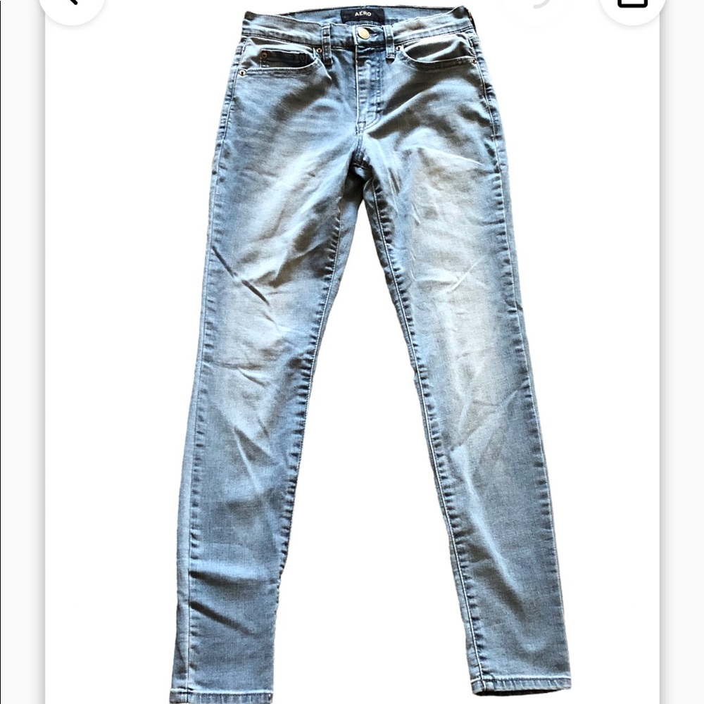 Aero Classic High-rise jeans